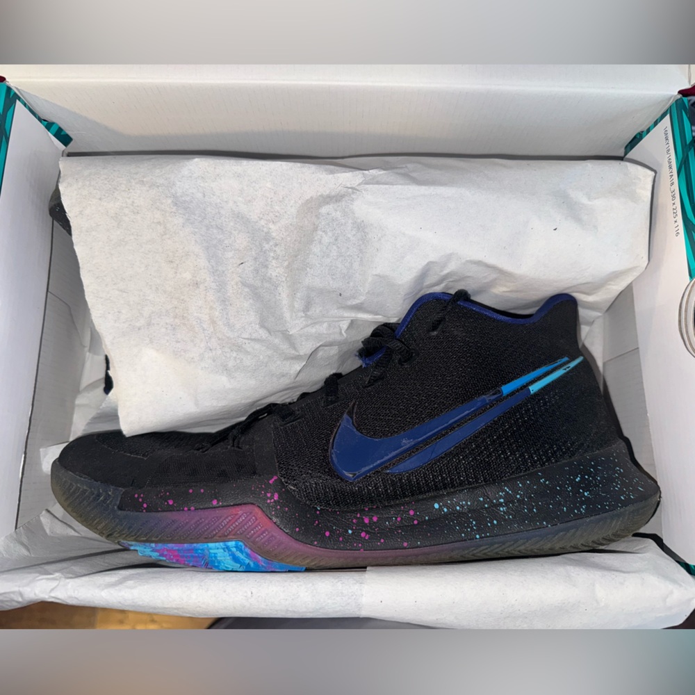 Kyrie 3 Flip the Switch Men’s 10.5 Basketball Shoe Used